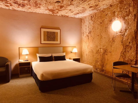 Desert Cave Hotel - Accommodation Gladstone 17