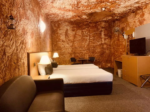 Desert Cave Hotel - Accommodation Gladstone 16