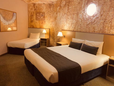 Desert Cave Hotel - Accommodation Gladstone 24