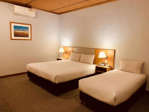 Desert Cave Hotel - Accommodation Gladstone 22