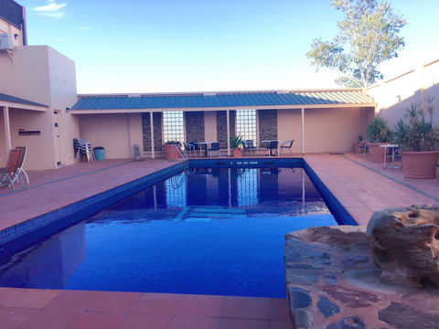Desert Cave Hotel - Accommodation Gladstone 44