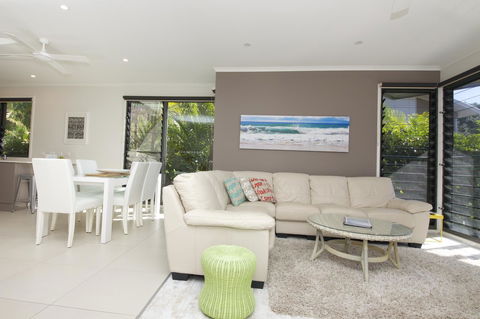 Boom 6 Boomerang Beach - Accommodation Gladstone 1