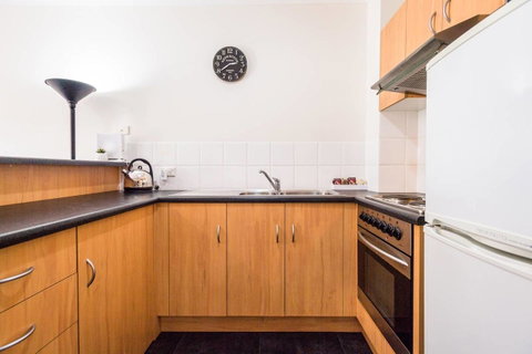 Executive 3 Bedroom Apartment + Internet + Parking - Accommodation Gladstone 29