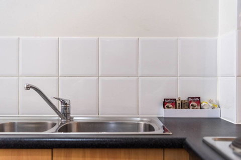 Executive 3 Bedroom Apartment + Internet + Parking - Accommodation Gladstone 24