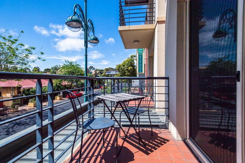 Executive 3 Bedroom Apartment + Internet + Parking - Accommodation Gladstone 6
