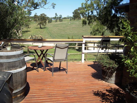 1860 Wine Country Cottages - Accommodation Gladstone 3