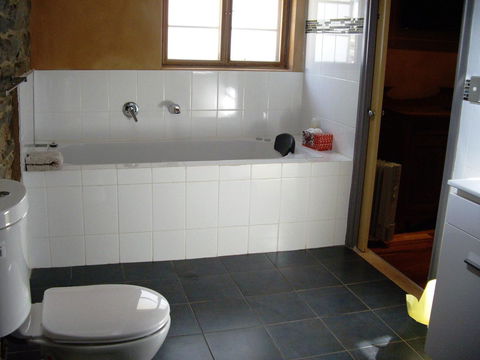 1860 Wine Country Cottages - Accommodation Gladstone 18