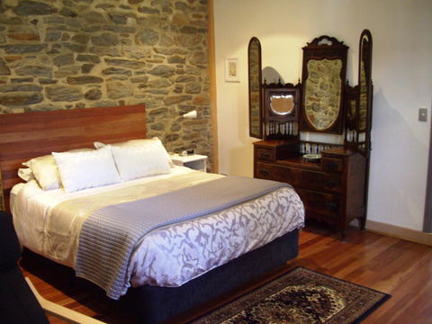 1860 Wine Country Cottages - Accommodation Gladstone 4