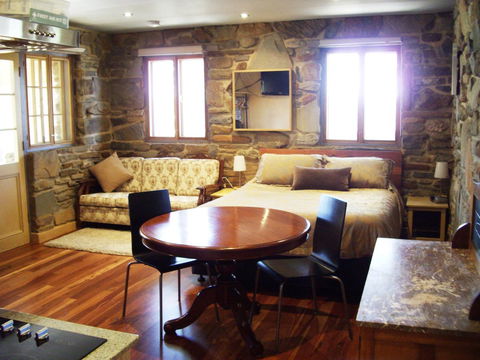 1860 Wine Country Cottages - Accommodation Gladstone 10