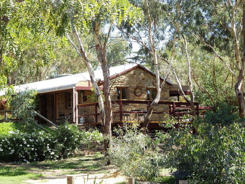 1860 Wine Country Cottages - Accommodation Gladstone 0