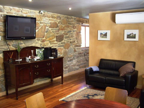 1860 Wine Country Cottages - Accommodation Gladstone 12