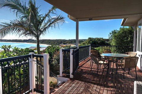 The Whitehouse - Accommodation Gladstone 2