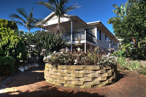 The Whitehouse - Accommodation Gladstone 5