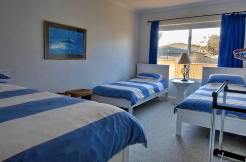 The Whitehouse - Accommodation Gladstone 12