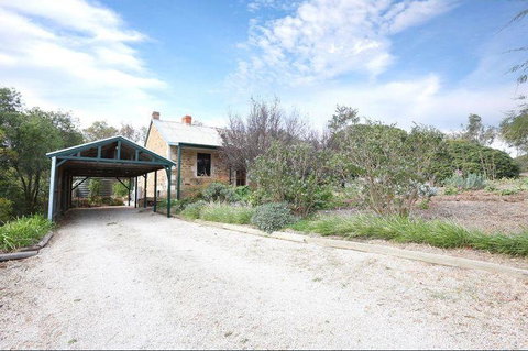 D2 At Watervale - Accommodation Gladstone 5