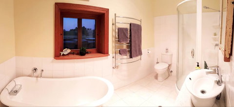 D2 At Watervale - Accommodation Gladstone 11