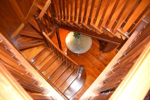 Grand Bluestone Mansion - Accommodation Gladstone 21