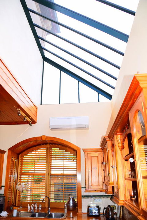 Grand Bluestone Mansion - Accommodation Gladstone 11