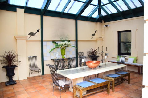 Grand Bluestone Mansion - Accommodation Gladstone 19