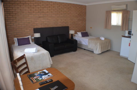 Deer Park Motor Inn Armidale - Accommodation Gladstone 11