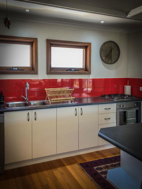 SeaLaVie - Accommodation Gladstone 10