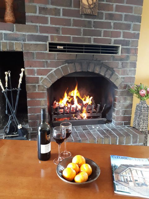 Linger Longer Vineyard - Accommodation Gladstone 1