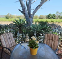 Linger Longer Vineyard - Accommodation Gladstone