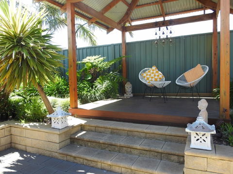 Sanctuary In The Valley - Accommodation Gladstone 4