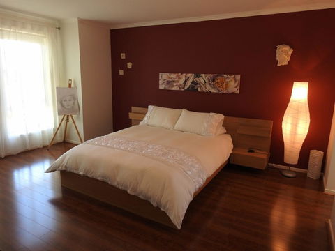Sanctuary In The Valley - Accommodation Gladstone 6