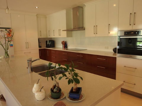 Sanctuary In The Valley - Accommodation Gladstone 17
