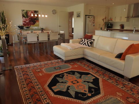 Sanctuary In The Valley - Accommodation Gladstone 20