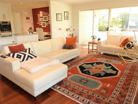 Sanctuary In The Valley - Accommodation Gladstone 0
