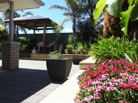 Sanctuary In The Valley - Accommodation Gladstone 9