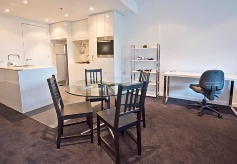 Luxury City Apt With Pool, Gym, Spa, Netflix - Accommodation Gladstone 0