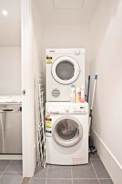 Luxury City Apt With Pool, Gym, Spa, Netflix - Accommodation Gladstone 8