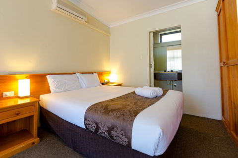 Abcot Inn - Accommodation Gladstone 19