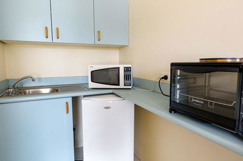 Abcot Inn - Accommodation Gladstone 4