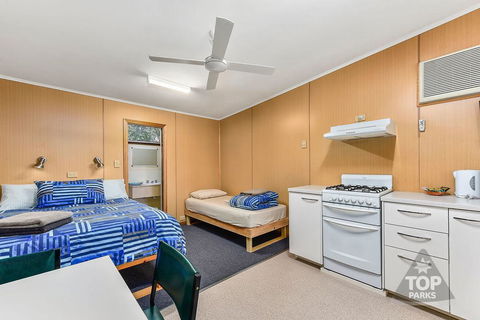 Millicent Hillview Caravan Park - Accommodation Gladstone 11