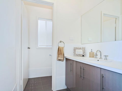 Seas The Day - Accommodation Gladstone 10
