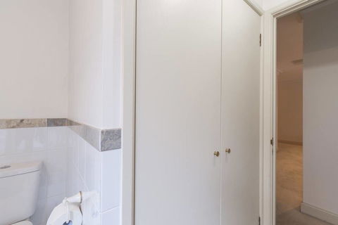 One Bedroom In Adelaideâ€™s East End FREE WIFI*Netflix*Parking - Accommodation Gladstone 20