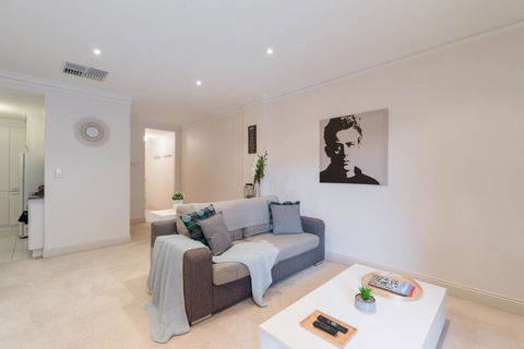 One Bedroom In Adelaideâ€™s East End FREE WIFI*Netflix*Parking - Accommodation Gladstone 19