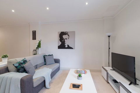 One Bedroom In Adelaideâ€™s East End FREE WIFI*Netflix*Parking - Accommodation Gladstone 0