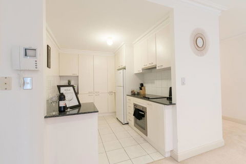 One Bedroom In Adelaideâ€™s East End FREE WIFI*Netflix*Parking - Accommodation Gladstone 12