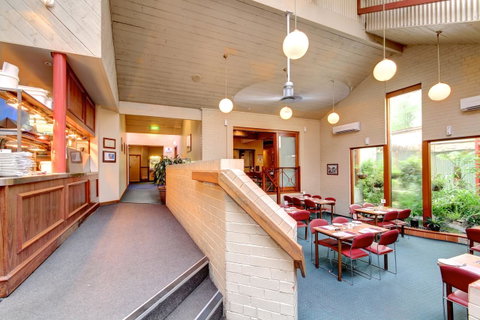Victoria Hotel Strathalbyn - Accommodation Gladstone 2