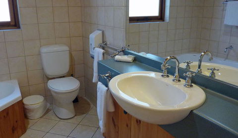 Coonawarra Place Motor Inn - Accommodation Gladstone 18