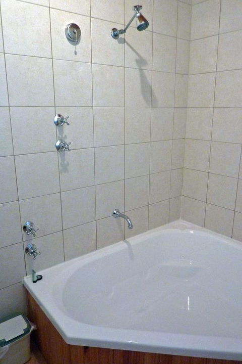 Coonawarra Place Motor Inn - Accommodation Gladstone 10
