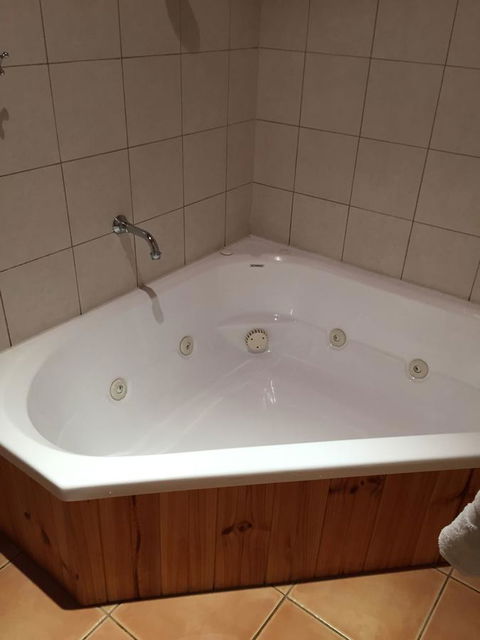 Coonawarra Place Motor Inn - Accommodation Gladstone 15