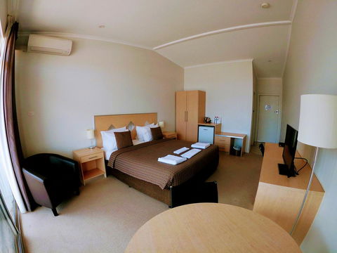 Highway One Motel - Accommodation Gladstone 11
