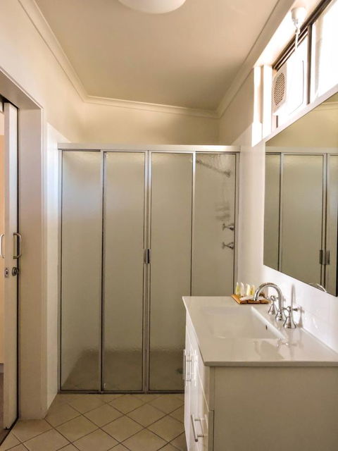 Highway One Motel - Accommodation Gladstone 4