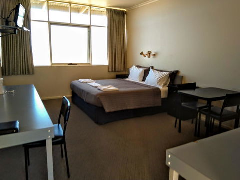 Highway One Motel - Accommodation Gladstone 25